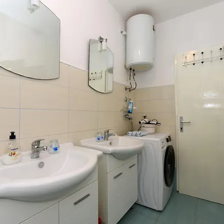 Happy Place Apartament Bacina